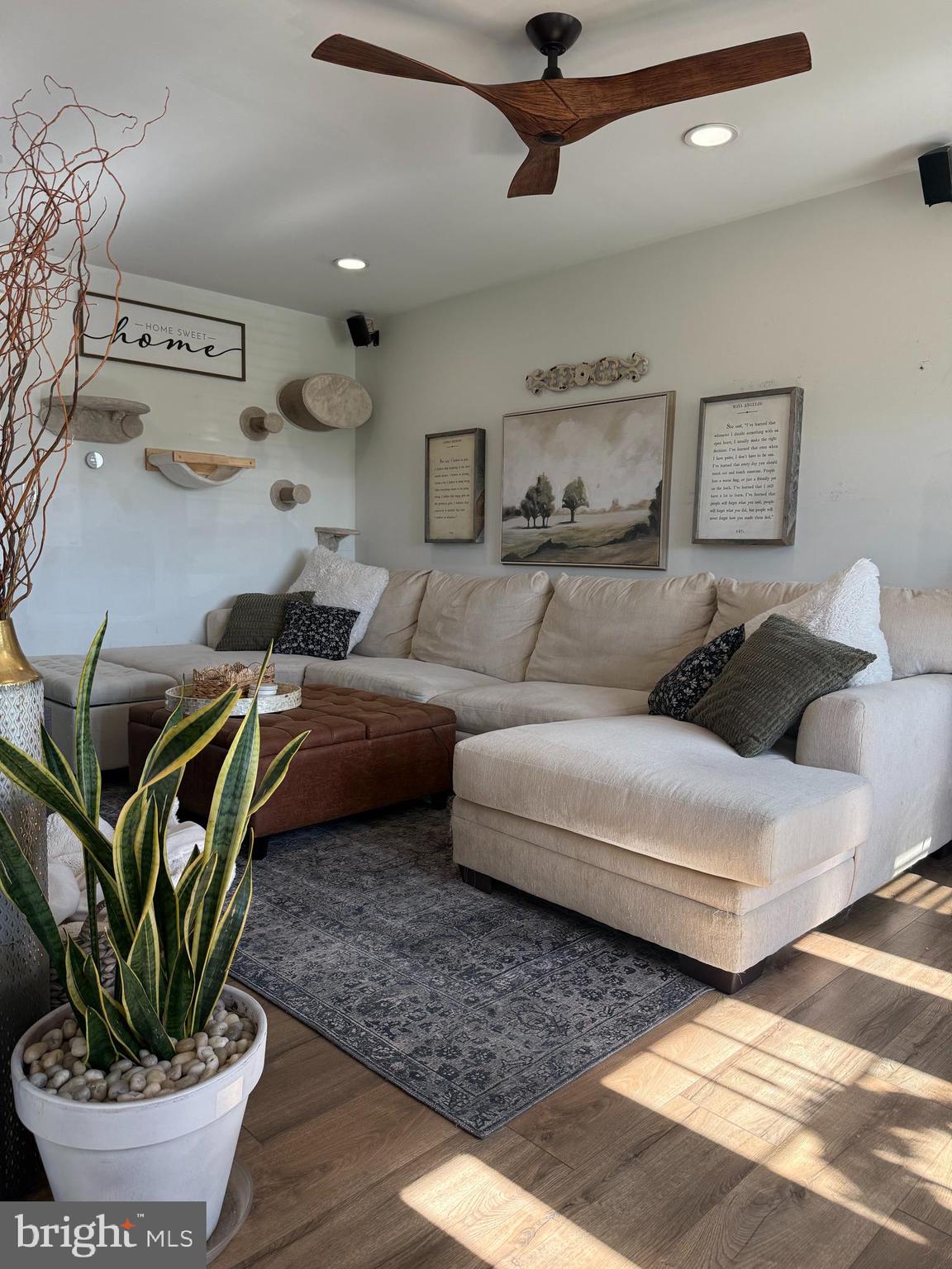 46 Zimmerman Road Tabernacle, NJ 08088 - Photo 5 of 20 a living room with furniture