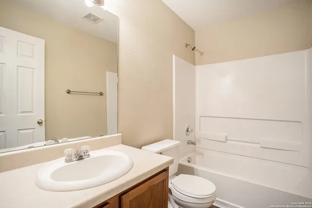 $194,900 | 1027 Canadian Goose, San Antonio, TX 78245