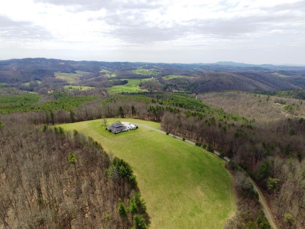 2309 Birchtree Road Hillsville, VA 24343 - Photo 30 of 33 Gallery Image 30