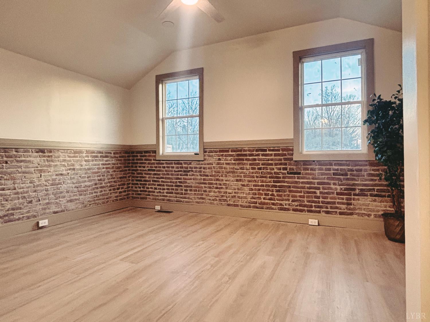 122 Brooks Street Monroe, VA 24574 - Photo 15 of 33