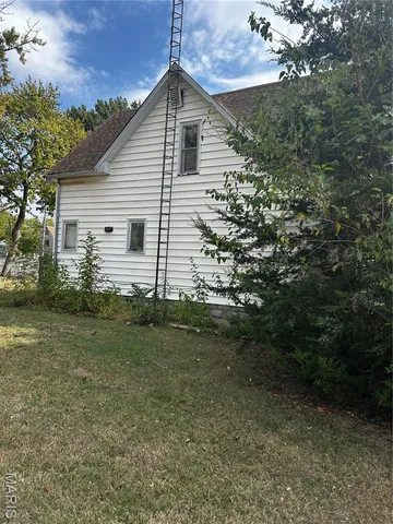 $30,000 | 318 North Cedar Street, Nokomis, IL 62075