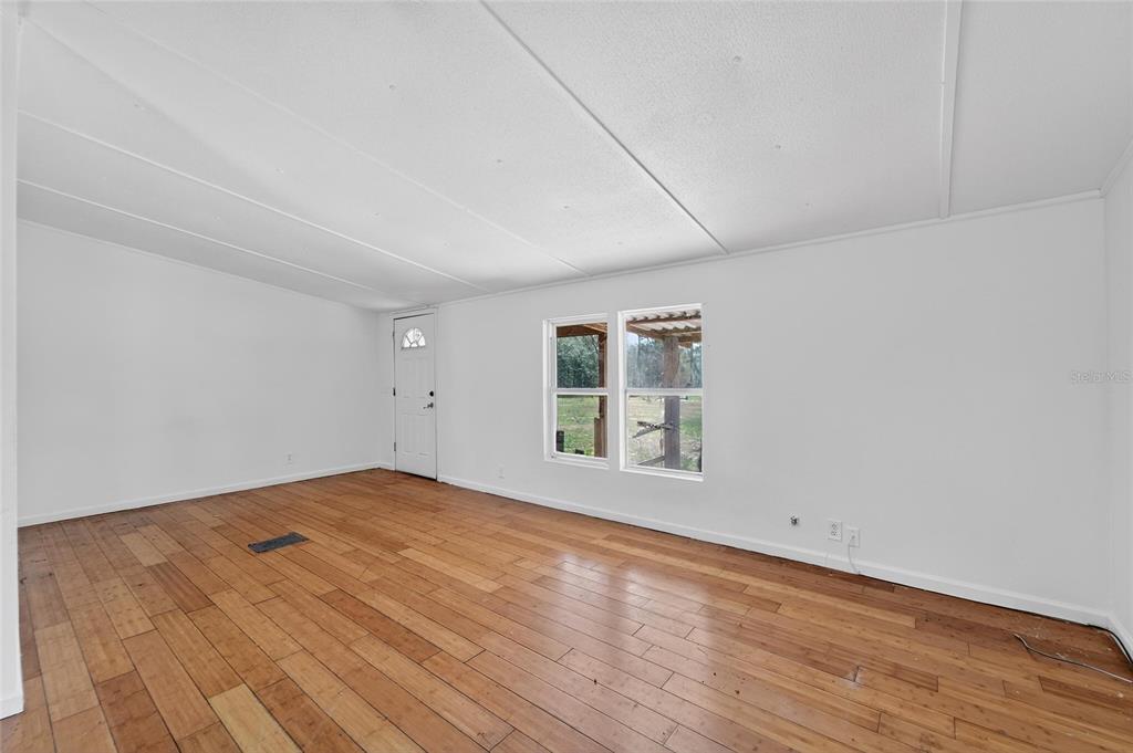 35238 Manuel Street Webster, FL 33597 - Photo 17 of 81