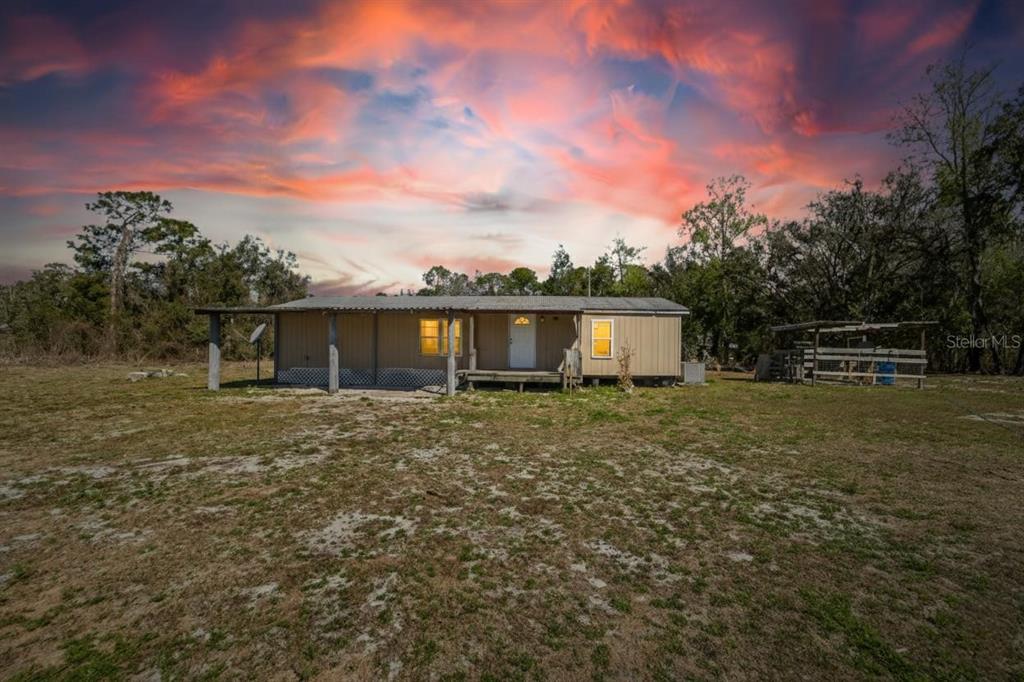 35238 Manuel Street Webster, FL 33597 - Photo 5 of 81