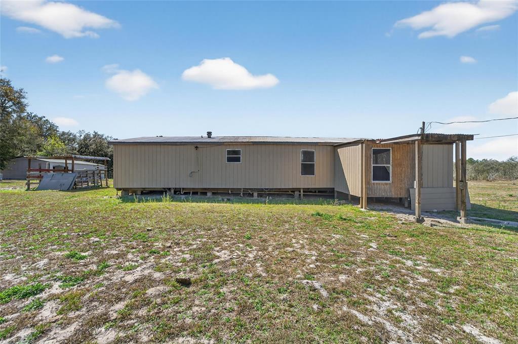 35238 Manuel Street Webster, FL 33597 - Photo 8 of 81