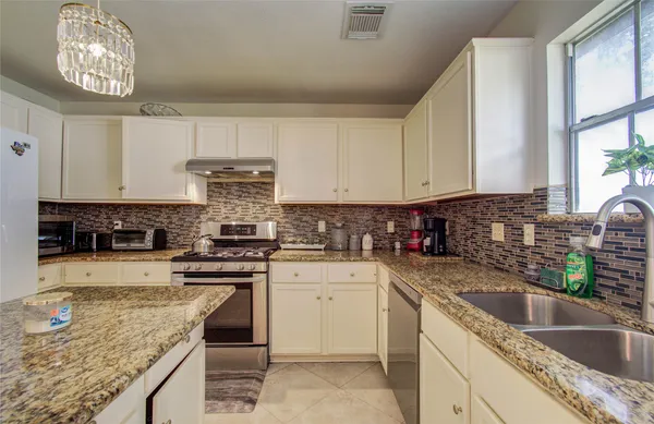 $2,500 | 3219 Leila Oaks Drive, Houston, TX 77082