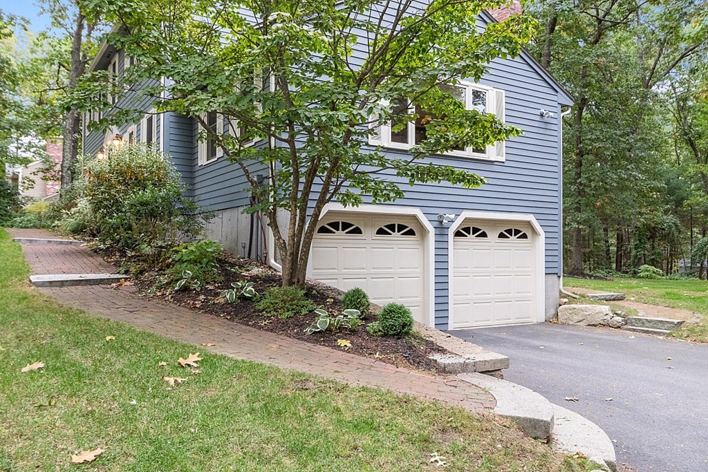 3 Ridge Hill Way Andover, MA 01810 - Photo 3 of 34 Gallery Image 3