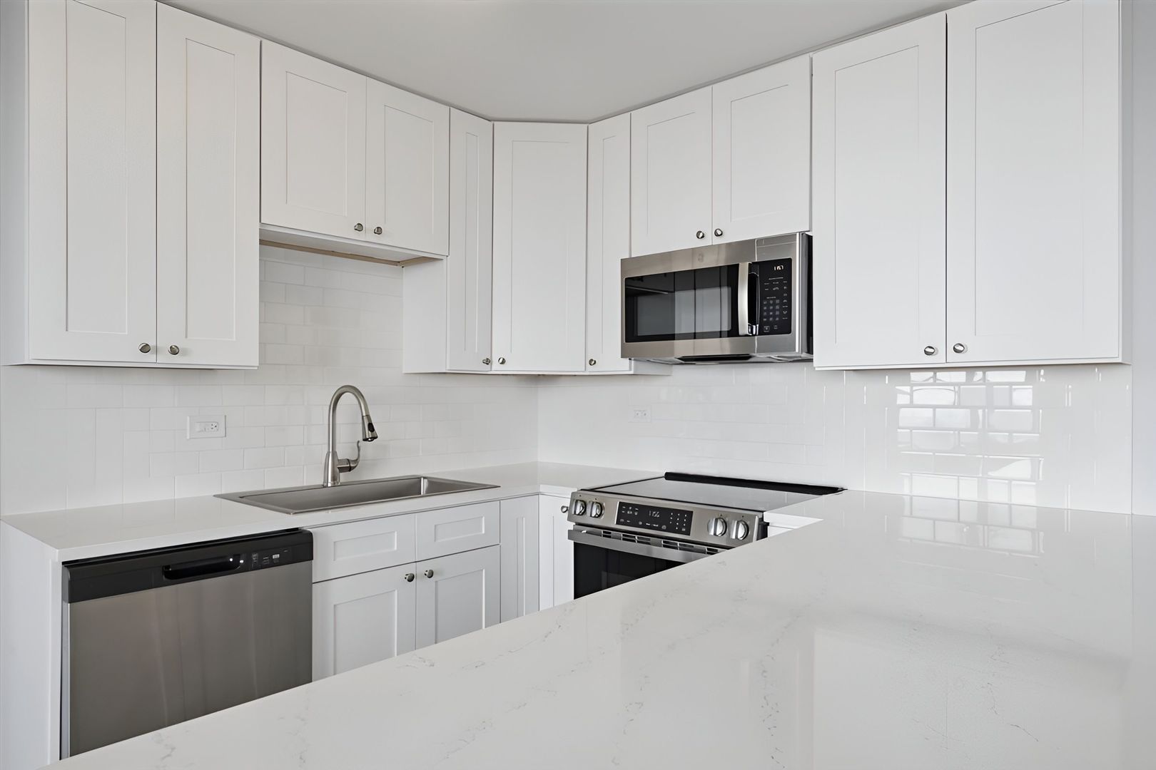 655 West Irving Park Road, Unit 2503 Chicago, IL 60613 - Photo 10 of 22