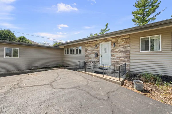 $265,000 | 237 Birch Place, Kewanee, IL 61443