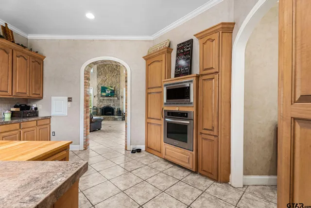 $735,000 | 9040 County Road 3600, Brownsboro, TX 75756