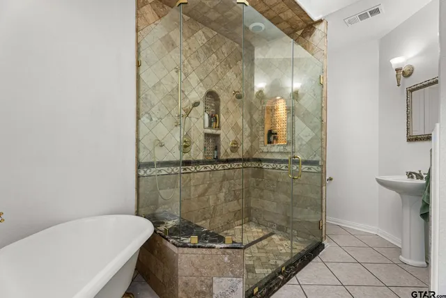 $735,000 | 9040 County Road 3600, Brownsboro, TX 75756