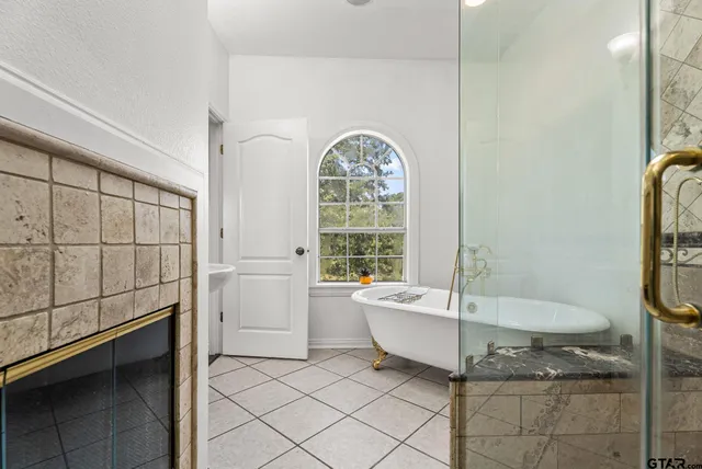 $735,000 | 9040 County Road 3600, Brownsboro, TX 75756