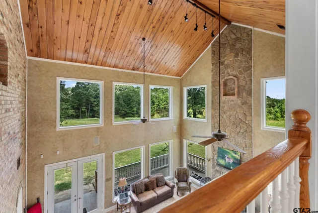 $735,000 | 9040 County Road 3600, Brownsboro, TX 75756