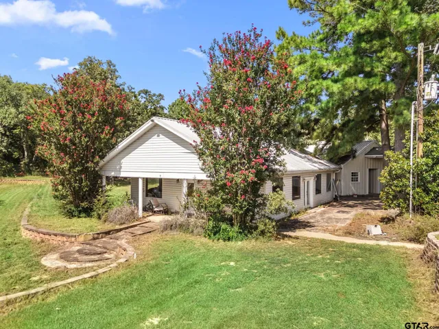 $735,000 | 9040 County Road 3600, Brownsboro, TX 75756