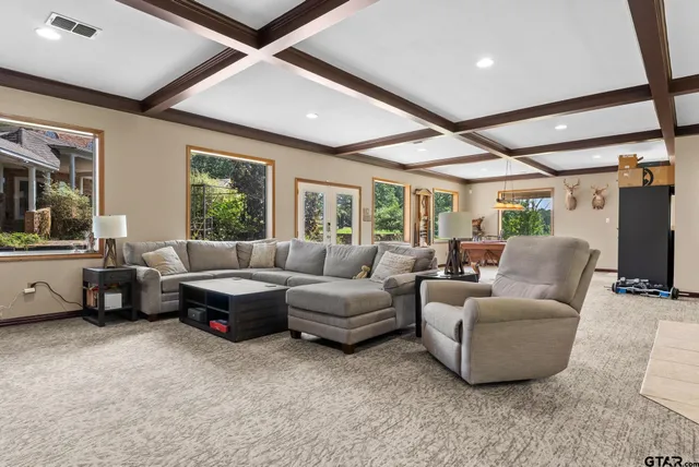 $735,000 | 9040 County Road 3600, Brownsboro, TX 75756