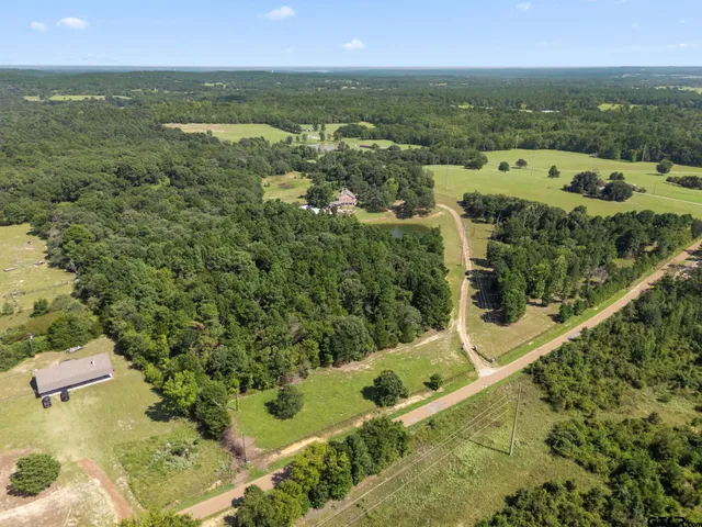 $735,000 | 9040 County Road 3600, Brownsboro, TX 75756