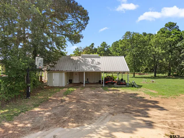 $735,000 | 9040 County Road 3600, Brownsboro, TX 75756