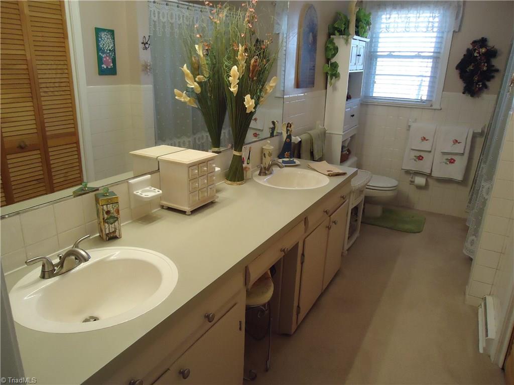 1843 River Dale Road Pfafftown, NC 27040 - Photo 11 of 29 Gallery Image 11