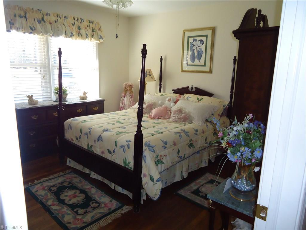 1843 River Dale Road Pfafftown, NC 27040 - Photo 8 of 29 Gallery Image 8