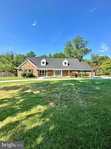 a house view with a outdoor space