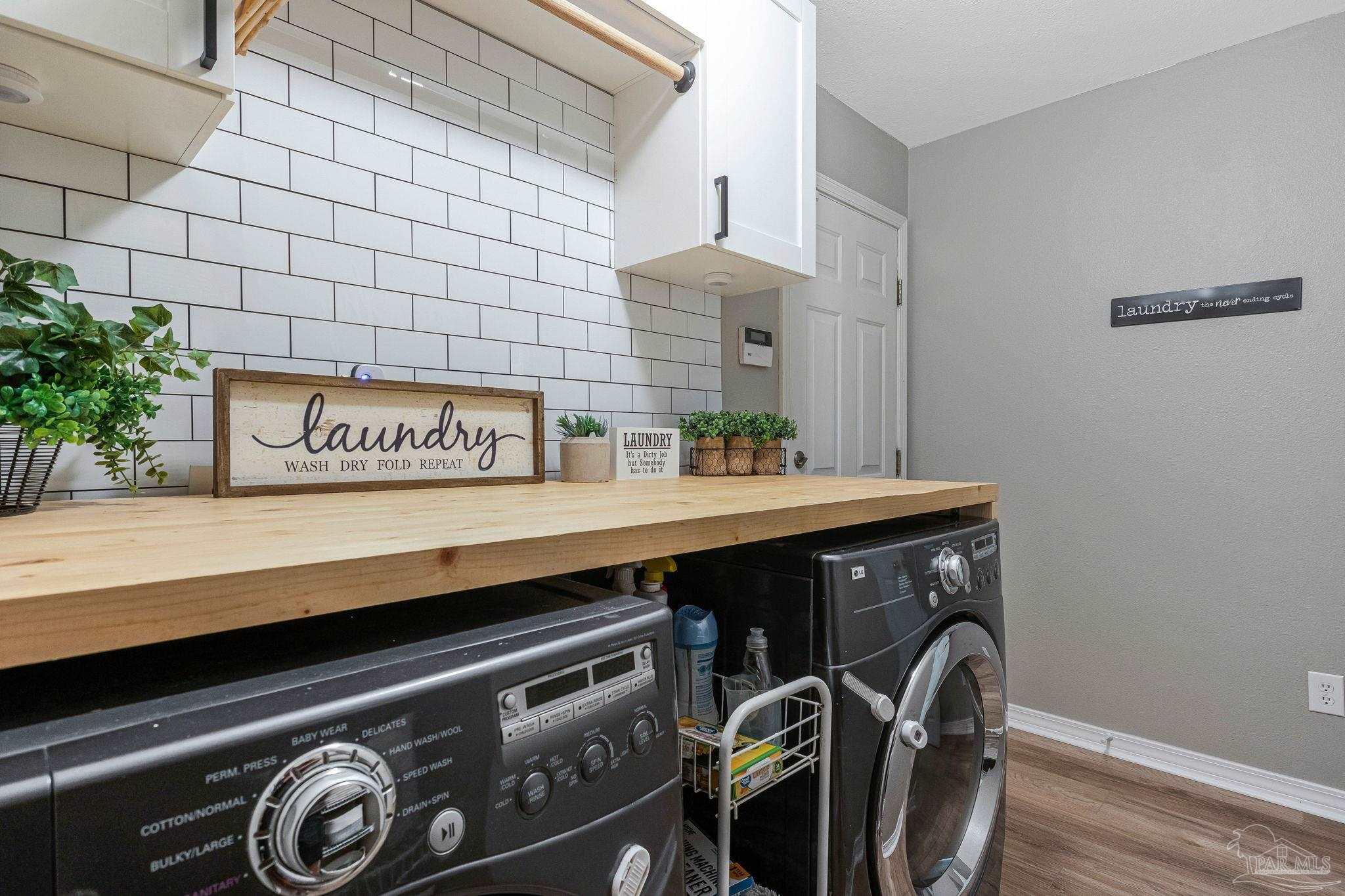 2407 Pine Forest Road Cantonment, FL 32533 - Photo 26 of 60 a close view of stove