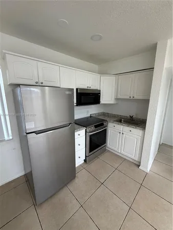 $1,550 | 830 Southwest 6th Street, Unit 3, Hallandale Beach, FL 33009