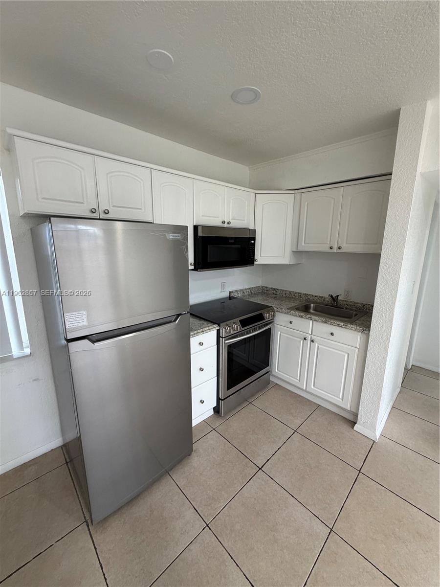 830 Southwest 6th Street, Unit 3 Hallandale Beach, FL 33009 - Photo 2 of 13
