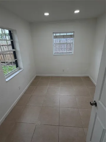 $1,750 | 830 Southwest 6th Street, Unit 3, Hallandale Beach, FL 33009