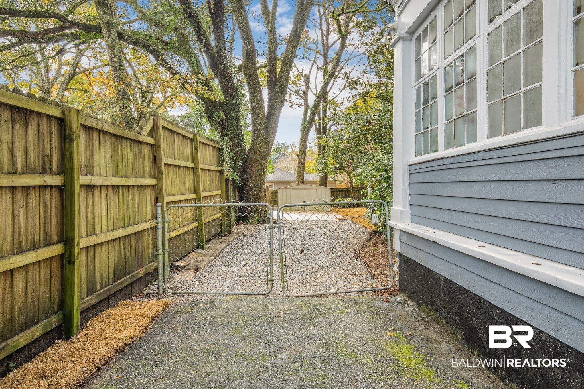 2103 Emogene Street Mobile, AL 36606 - Photo 39 of 49