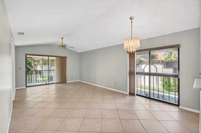 $295,000 | 400 Club Circle, Unit 201, Boca Raton, FL 33487