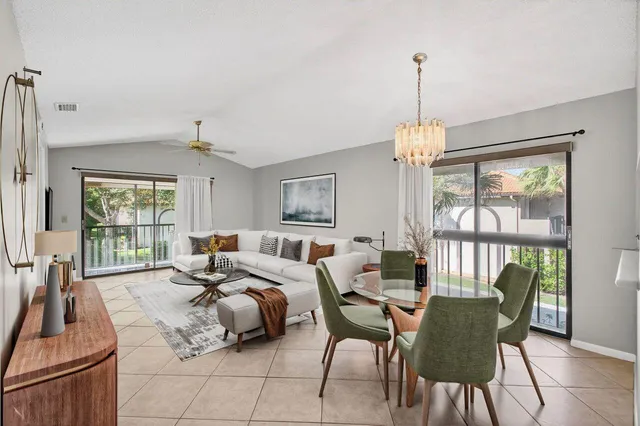 $295,000 | 400 Club Circle, Unit 201, Boca Raton, FL 33487