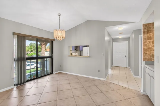 $295,000 | 400 Club Circle, Unit 201, Boca Raton, FL 33487