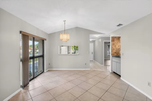 $295,000 | 400 Club Circle, Unit 201, Boca Raton, FL 33487