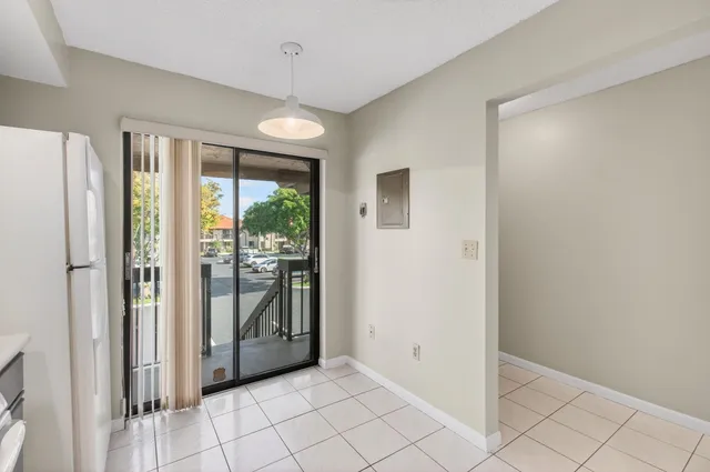 $295,000 | 400 Club Circle, Unit 201, Boca Raton, FL 33487