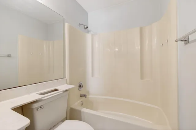 $295,000 | 400 Club Circle, Unit 201, Boca Raton, FL 33487