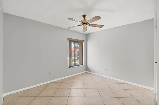 $295,000 | 400 Club Circle, Unit 201, Boca Raton, FL 33487