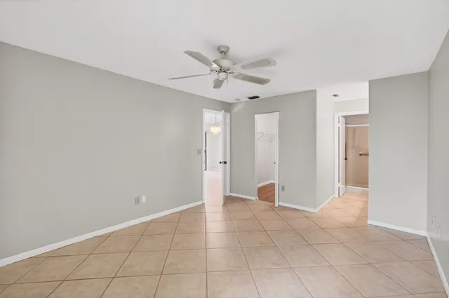 $295,000 | 400 Club Circle, Unit 201, Boca Raton, FL 33487