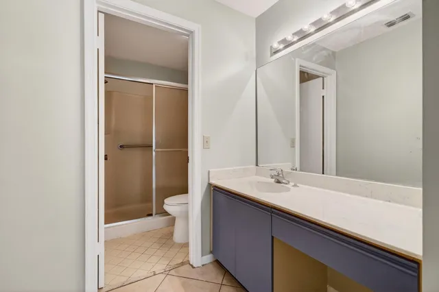 $295,000 | 400 Club Circle, Unit 201, Boca Raton, FL 33487