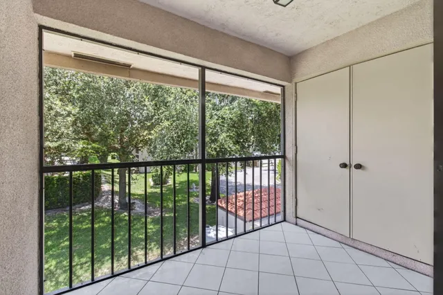 $295,000 | 400 Club Circle, Unit 201, Boca Raton, FL 33487