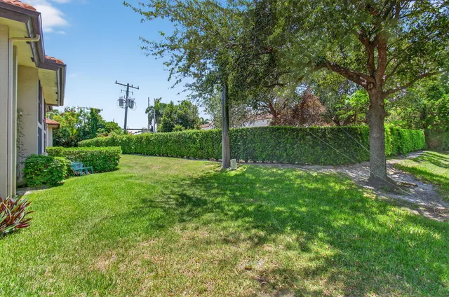 $295,000 | 400 Club Circle, Unit 201, Boca Raton, FL 33487