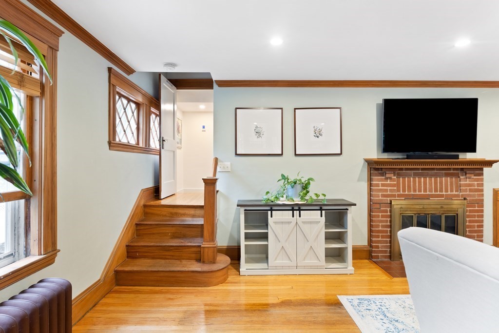 154 Warwick Road Melrose, MA 02176 - Photo 11 of 38 Gallery Image 11