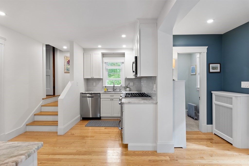 154 Warwick Road Melrose, MA 02176 - Photo 17 of 38 Gallery Image 17