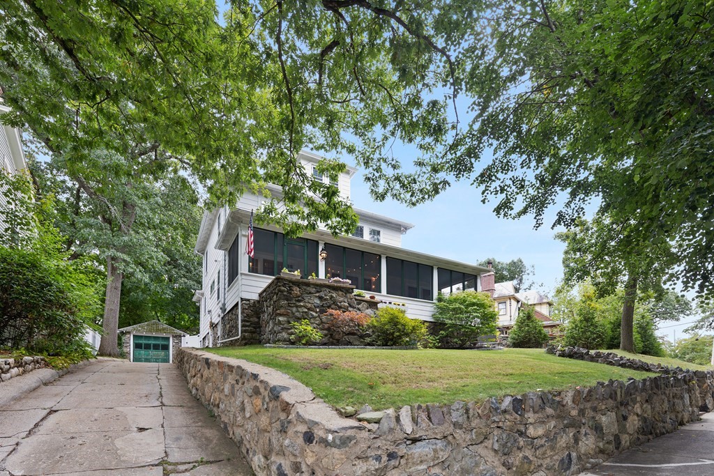 154 Warwick Road Melrose, MA 02176 - Photo 2 of 38 Gallery Image 2