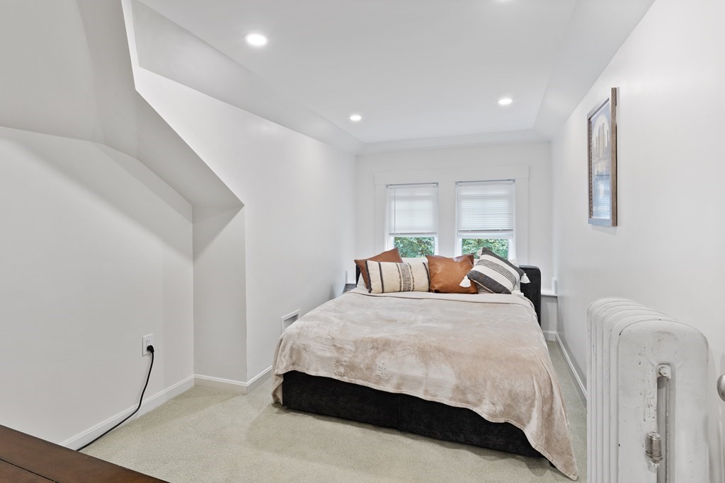 154 Warwick Road Melrose, MA 02176 - Photo 27 of 38 Gallery Image 27