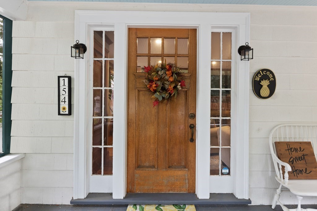 154 Warwick Road Melrose, MA 02176 - Photo 6 of 38 Gallery Image 6