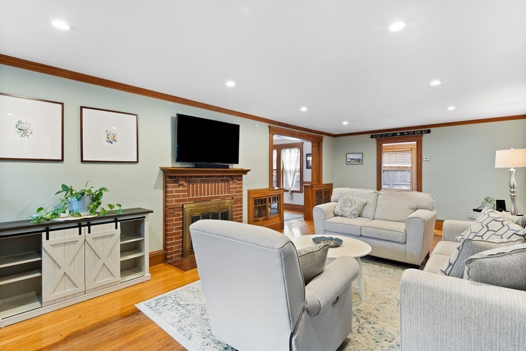 154 Warwick Road Melrose, MA 02176 - Photo 10 of 38 Gallery Image 10