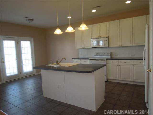 3939 Caldwell Ridge Parkway Charlotte, NC 28213 - Photo 2 of 16