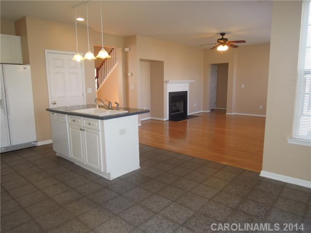 3939 Caldwell Ridge Parkway Charlotte, NC 28213 - Photo 4 of 16