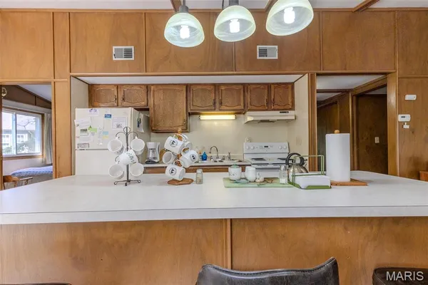 $179,900 | 12820 Winnebago Drive, Shipman, IL 62685