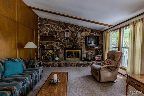 $179,900 | 12820 Winnebago Drive, Shipman, IL 62685