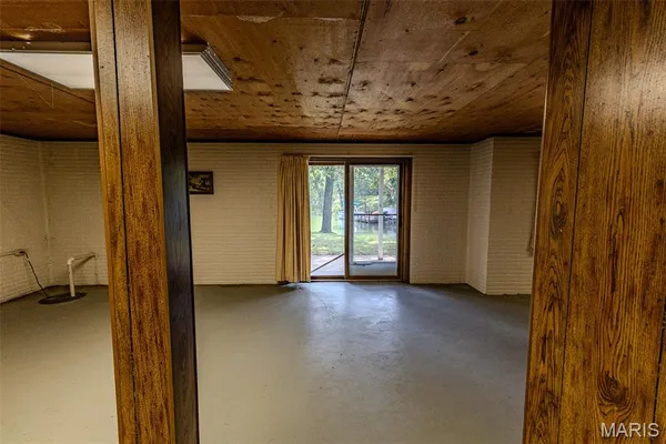 $179,900 | 12820 Winnebago Drive, Shipman, IL 62685